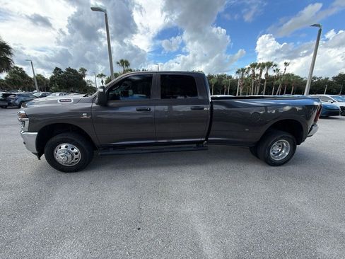 Used 2025 RAM 3500 Tradesman AWD/4WD image 2