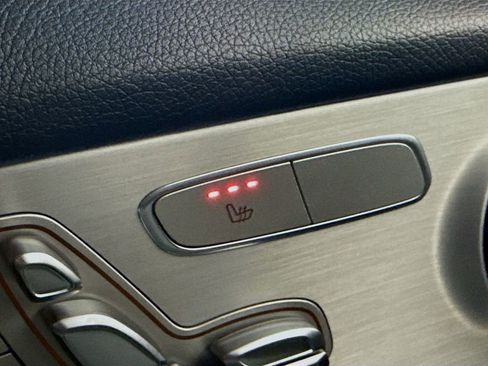 Used 2021 Mercedes-Benz GLC 300 GLC 300 w/ Premium Package image 20