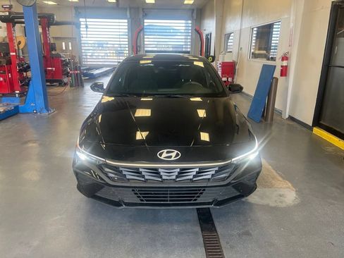 Used 2026 Hyundai Elantra Sport FWD image 8
