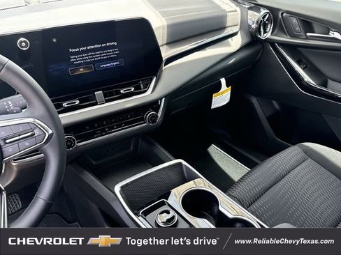 New 2026 Chevrolet Equinox LT w/ Safety and Technology Package FWD image 17