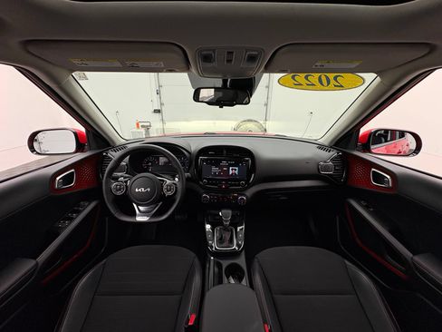 Used 2022 Kia Soul Turbo FWD image 3