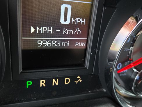 Used 2013 Chrysler Town & Country Touring FWD image 26