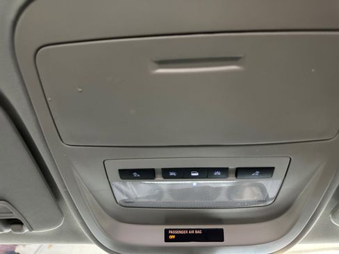 Used 2021 Chevrolet Colorado LT w/ LT Convenience Package RWD image 19