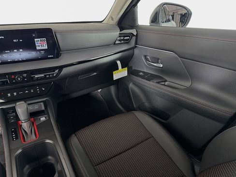 New 2026 Nissan Kicks SR w/ Cold Weather Package image 23