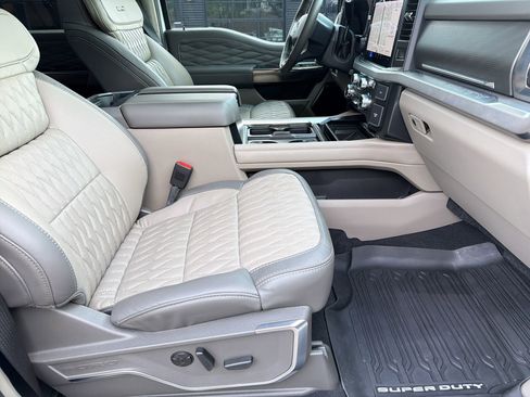 Used 2026 Ford F250 Platinum w/ Platinum Plus Package image 31