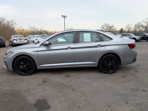 Used 2025 Volkswagen Jetta SE w/ Sunroof Package image 6