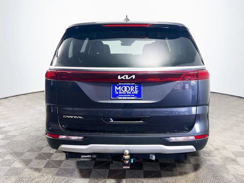 Used 2024 Kia Carnival LX FWD image 6