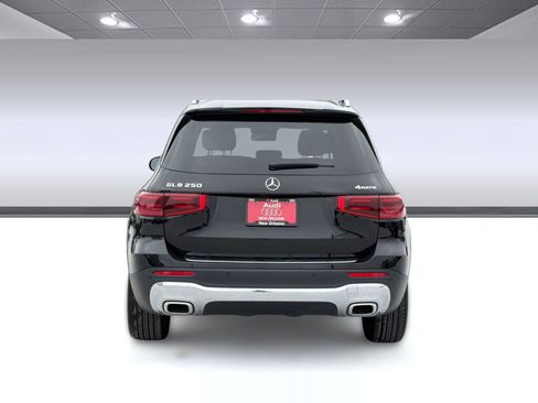 Used 2025 Mercedes-Benz GLB 250 4MATIC image 10