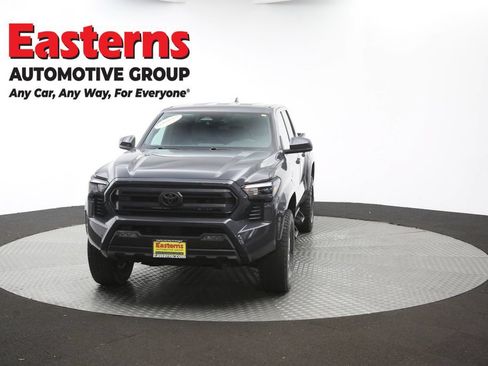 Used 2025 Toyota Tacoma SR5 AWD/4WD image 53