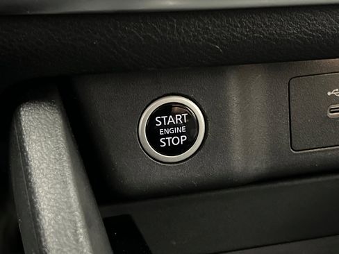 Used 2022 Nissan Rogue SV image 20