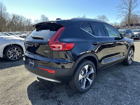 New 2025 Volvo XC40 B5 Core w/ Protection Package Premier image 8