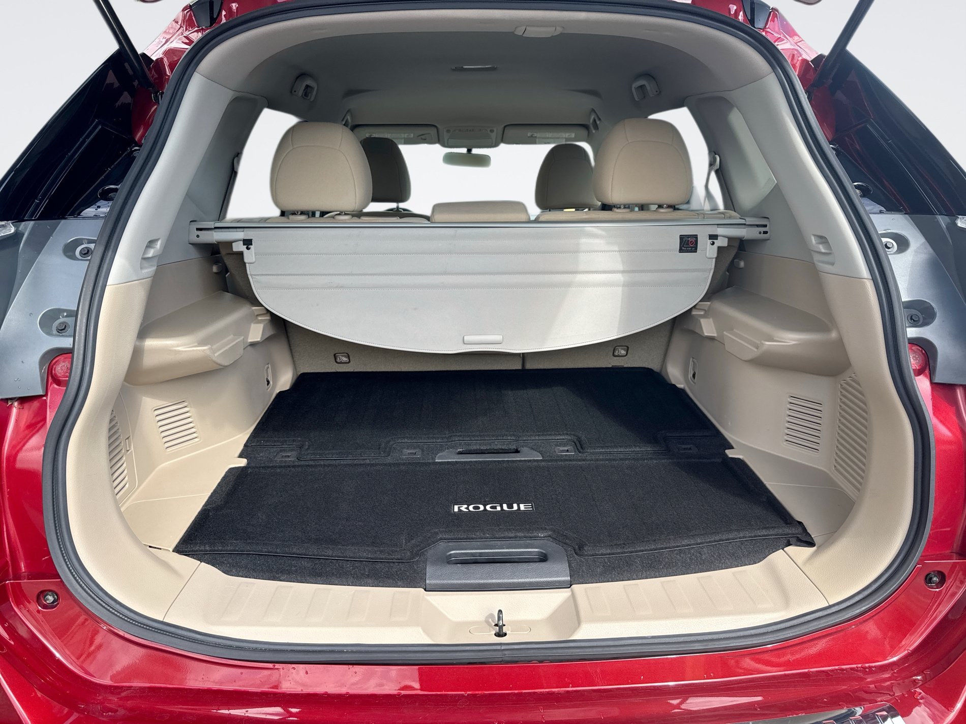 Used 2016 Nissan Rogue SV FWD image 13