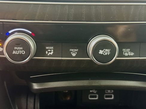 Used 2022 Honda Accord Touring image 14