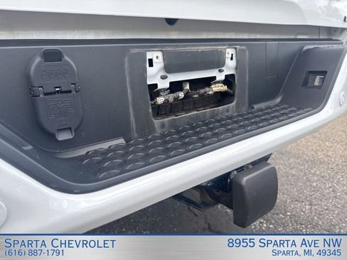 Used 2023 Chevrolet Colorado LT w/ LT Convenience Package III AWD/4WD image 33
