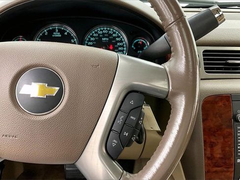 Used 2013 Chevrolet Suburban LTZ image 24
