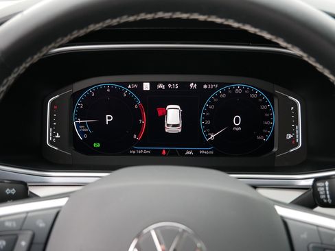 Certified 2025 Volkswagen Taos SEL image 21