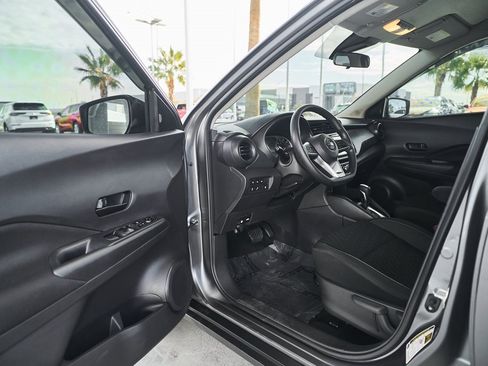Used 2021 Nissan Kicks S image 16