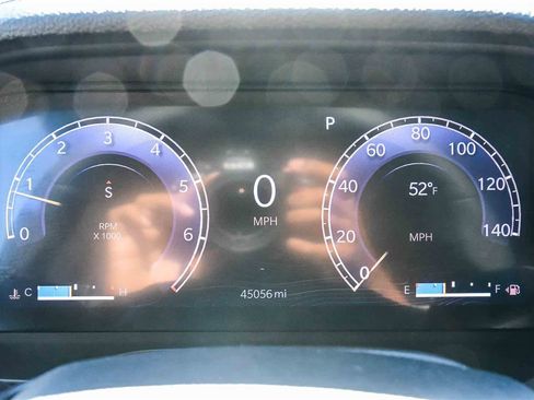 Used 2023 Jeep Grand Cherokee Limited w/ Black Appearance Package image 21