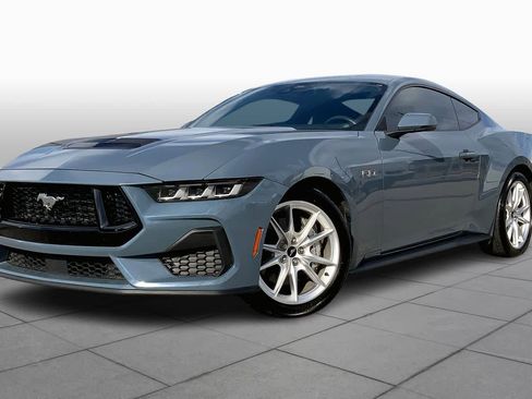 Used 2024 Ford Mustang GT Premium image 2