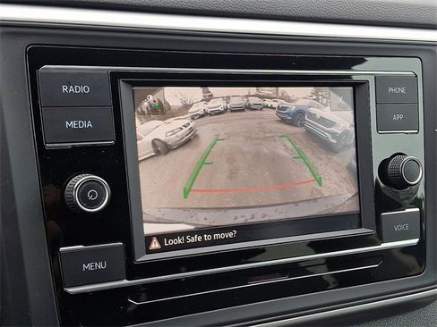 Used 2023 Volkswagen Atlas SE image 19