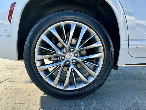 Used 2025 Buick Enclave Avenir w/ Super Cruise Package image 21