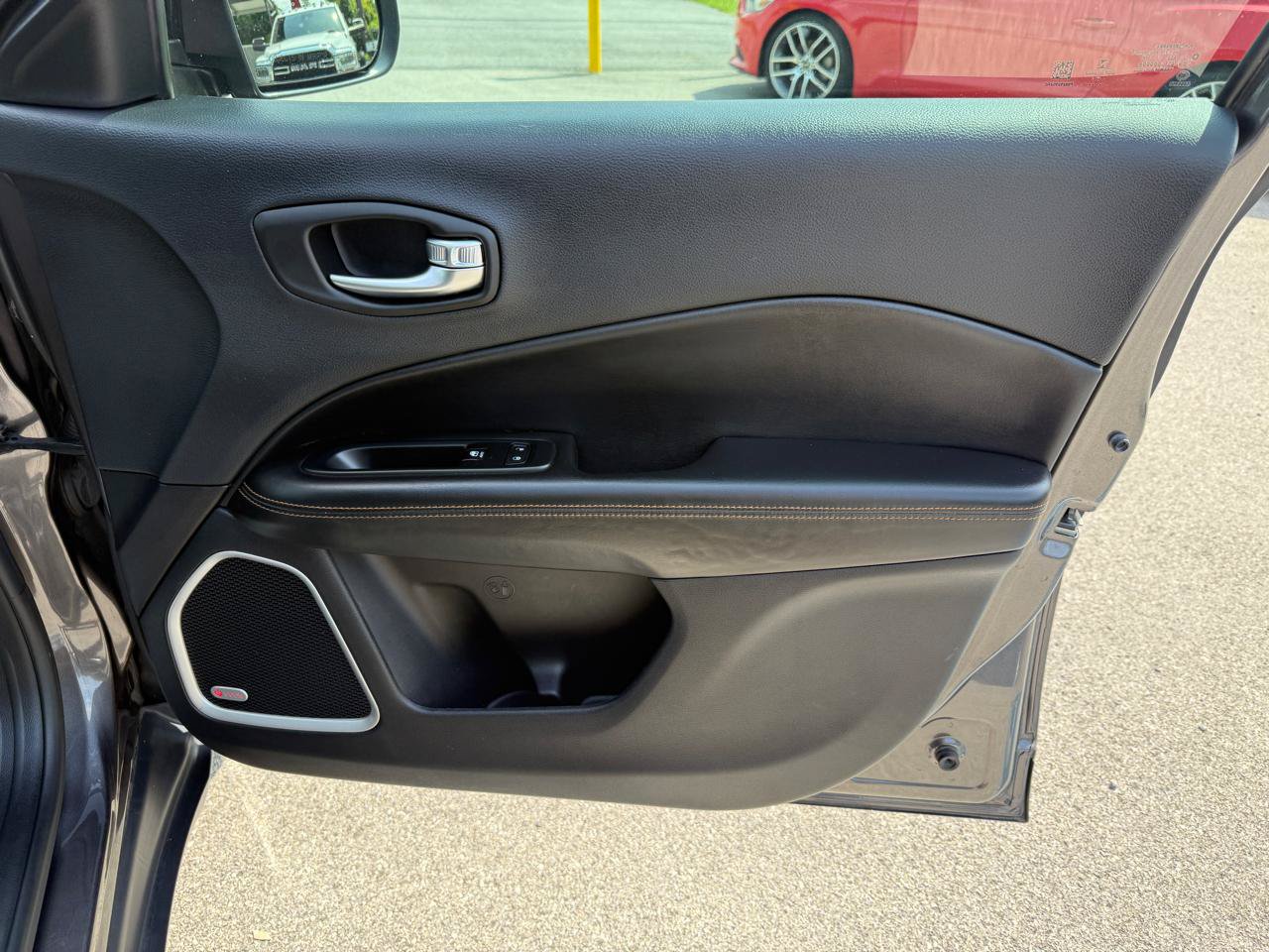 Used 2018 Jeep Compass Limited w/ Navigation Group FWD image 34