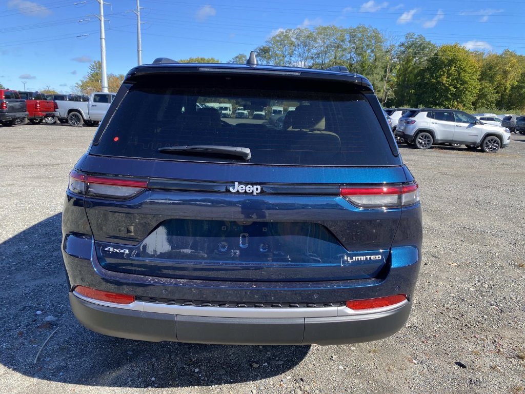 New 2027 Jeep Grand Cherokee Limited AWD/4WD image 4