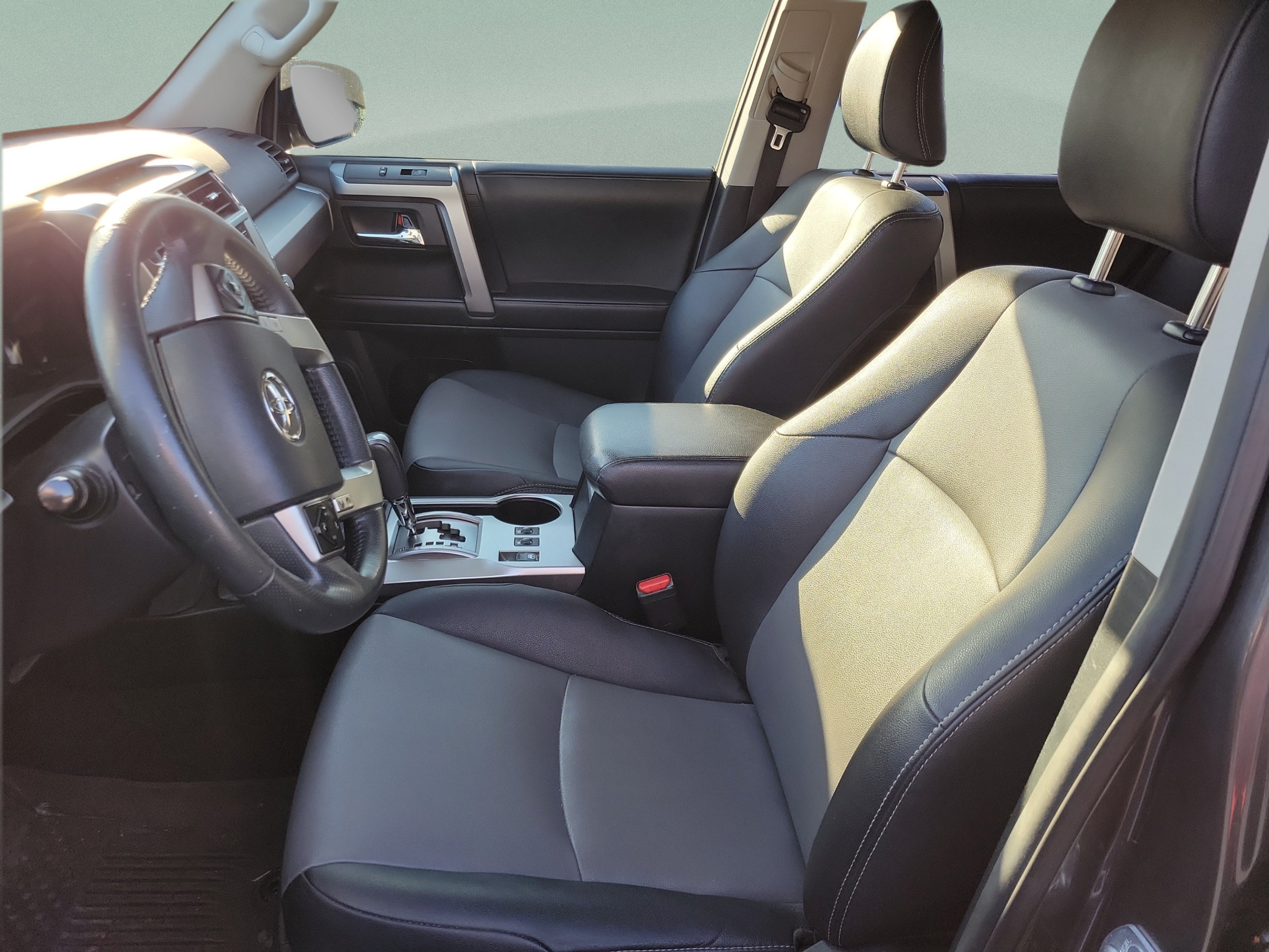 Used 2021 Toyota 4Runner SR5 Premium w/ Moonroof Package AWD/4WD image 9