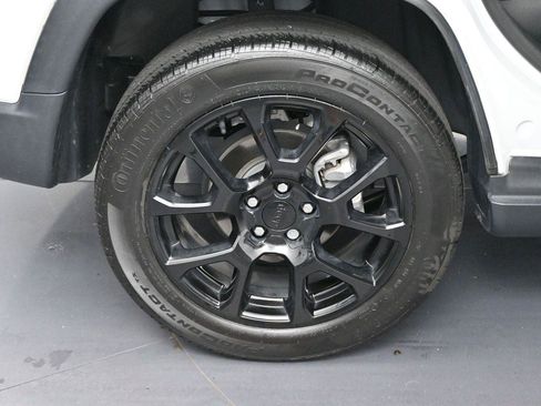 Used 2023 Jeep Compass Latitude AWD/4WD image 29