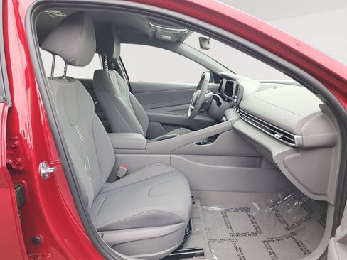 New 2025 Hyundai Elantra Sport image 18