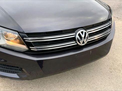 Used 2016 Volkswagen Tiguan S image 28
