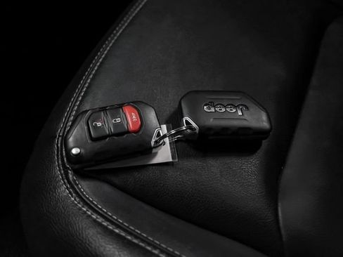 Used 2021 Jeep Wrangler Unlimited Sahara AWD/4WD image 47