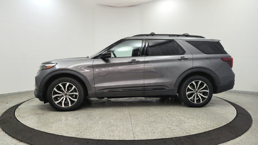 Used 2021 Ford Explorer ST w/ Equipment Group 401A AWD/4WD image 2