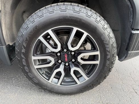 Used 2022 GMC Sierra 1500 AT4 w/ AT4 Premium Package image 21