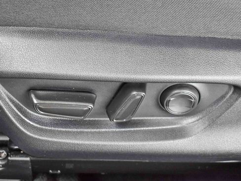 Used 2025 Toyota Camry Hybrid image 20