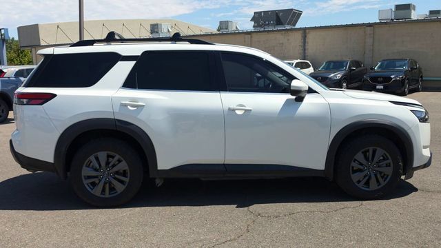 Used 2023 Nissan Pathfinder SV w/ SV Black Package AWD/4WD image 11