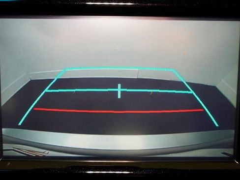 Used 2018 Toyota Camry SE image 16