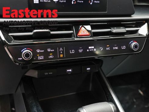Used 2025 Kia Niro LX FWD image 19