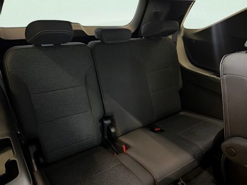 Used 2025 Chevrolet Traverse LT AWD/4WD image 12