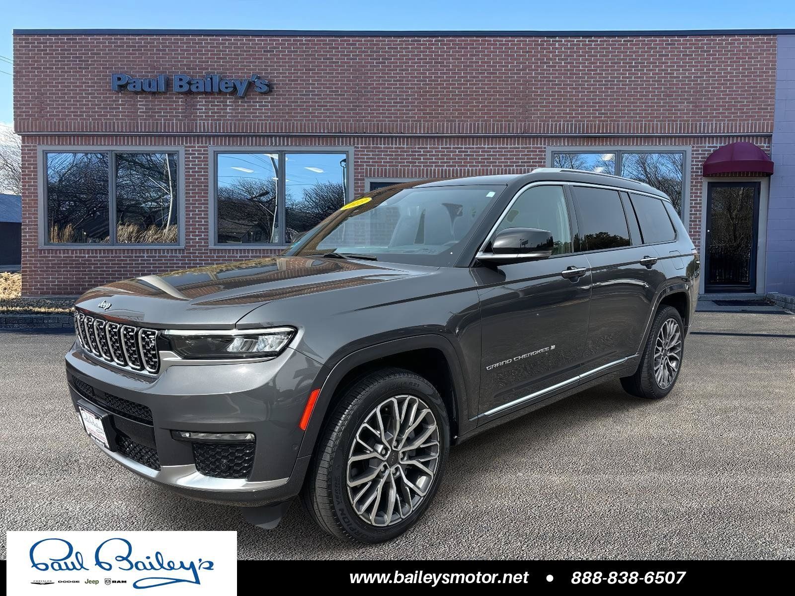 Used 2023 Jeep Grand Cherokee L Summit AWD/4WD image 1