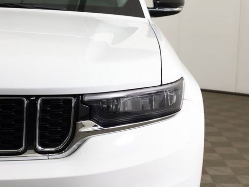 Used 2023 Jeep Grand Cherokee L Limited AWD/4WD image 17