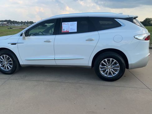 Used 2024 Buick Enclave Premium image 6