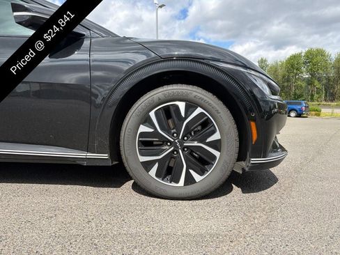 Used 2022 Kia EV6 Wind w/ Wind Technology Package AWD/4WD image 4