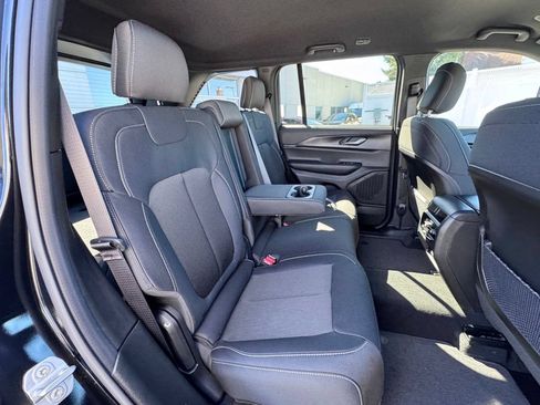 New 2026 Jeep Grand Cherokee Laredo AWD/4WD image 21