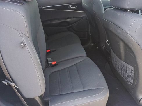 Used 2019 Kia Sorento AWD V6 image 14