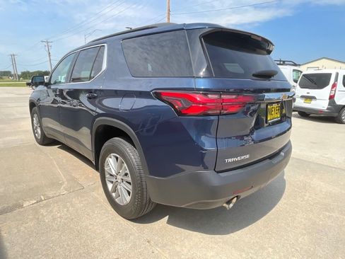 Used 2023 Chevrolet Traverse LT FWD image 6