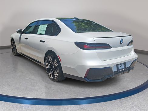 New 2026 BMW 740i RWD image 7