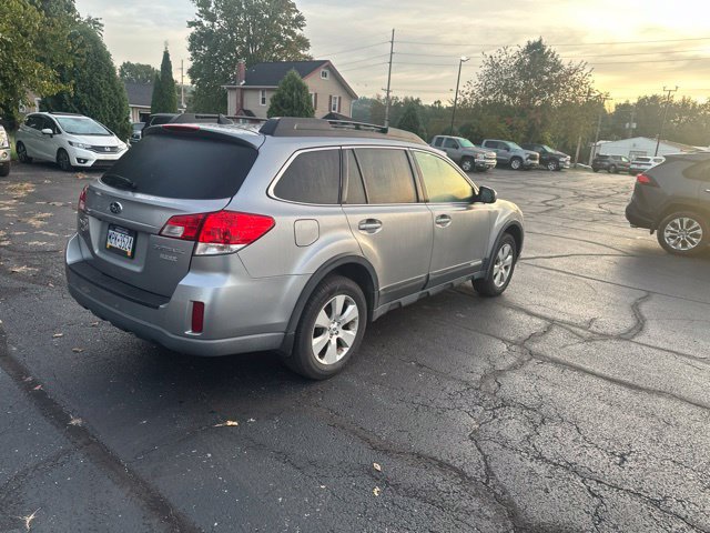 Used 2011 Subaru Outback 2.5i Limited AWD/4WD image 6