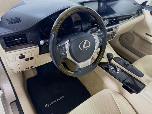 Used 2015 Lexus ES 350 w/ Premium Package image 9