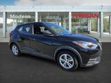 Used 2020 Nissan Kicks S image 2